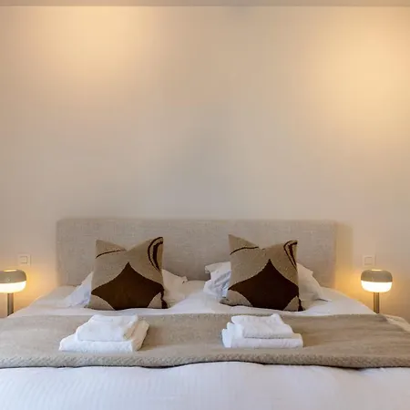 Apartmán Huswell - Seaside Escape, Terrace & Partial Sea View For 4
